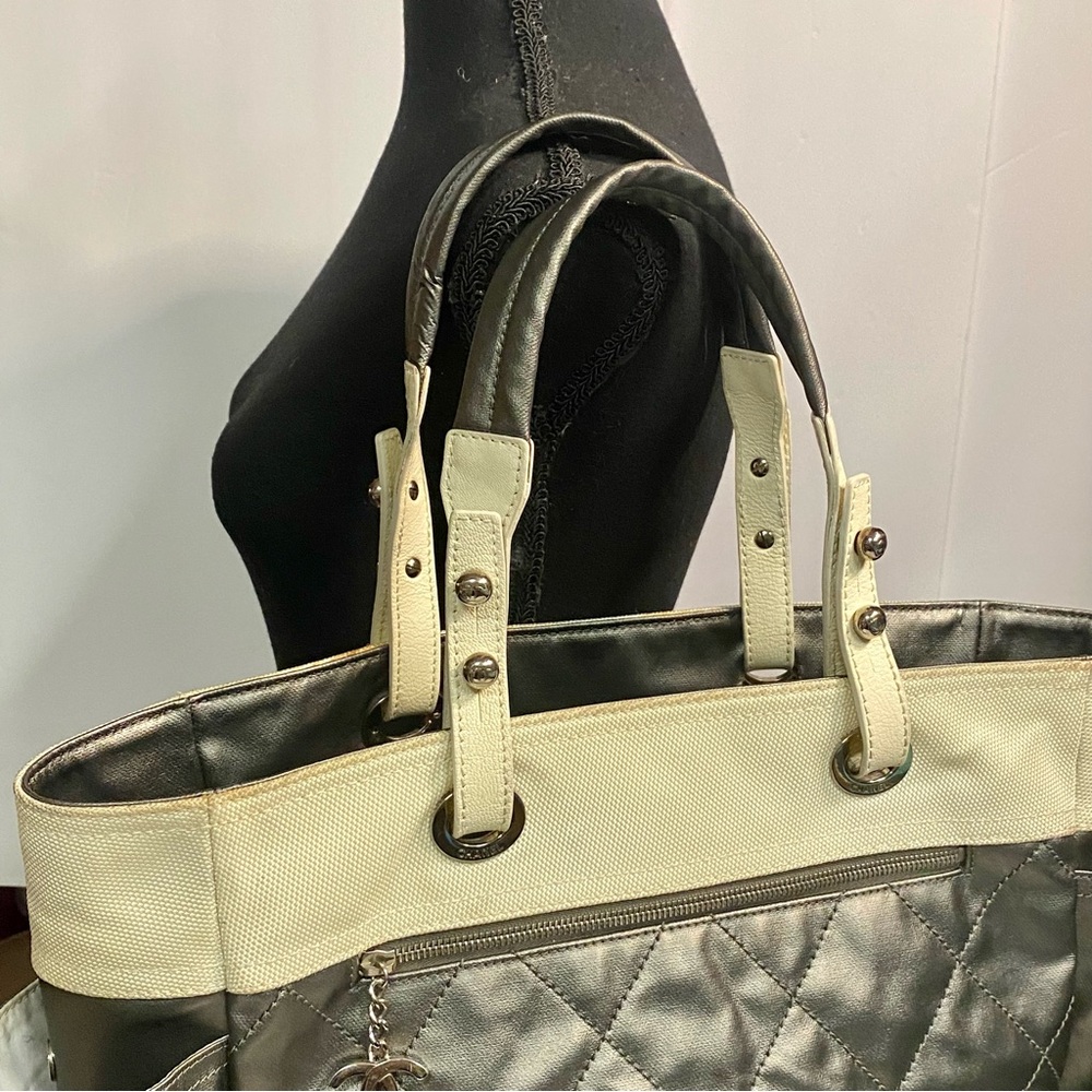 CHANEL Metallic Silver and Cream Tote Bag - Picture 2 of 16